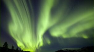 Aurora_Borealis_in_north_pole-825×542 Aurora boralis